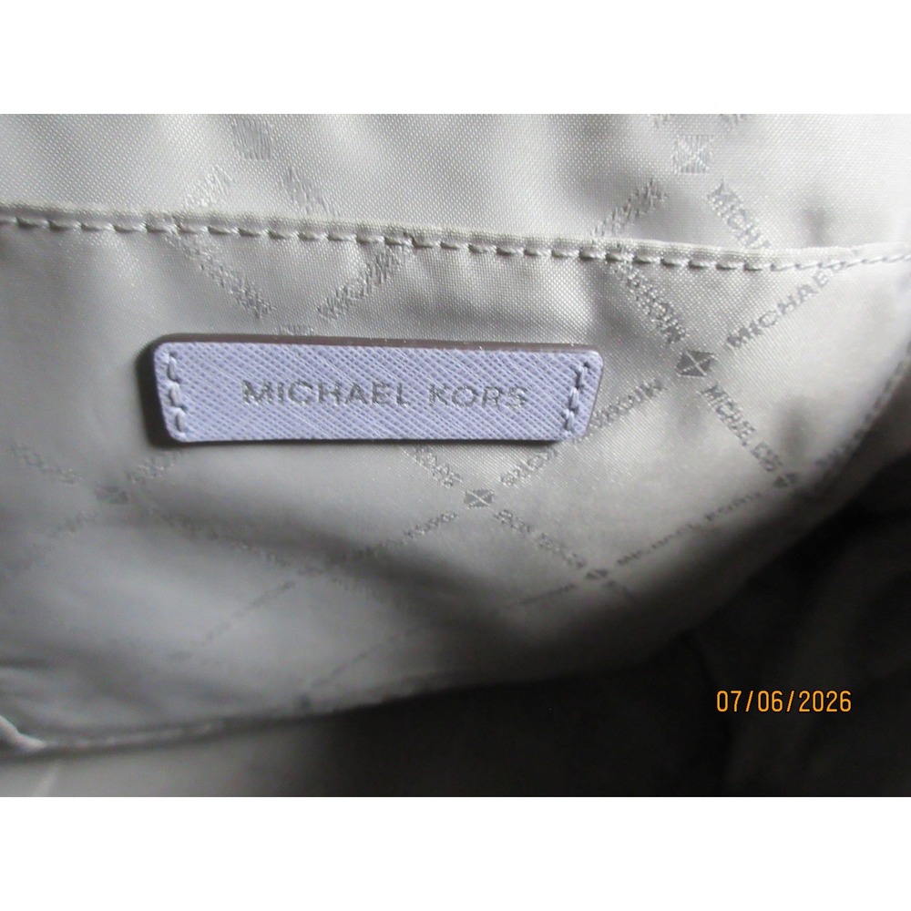 Michael Kors Voyager Tote Bag Lavender Purple Saffiano Leather Silver Hardware - Picture 4 of 9